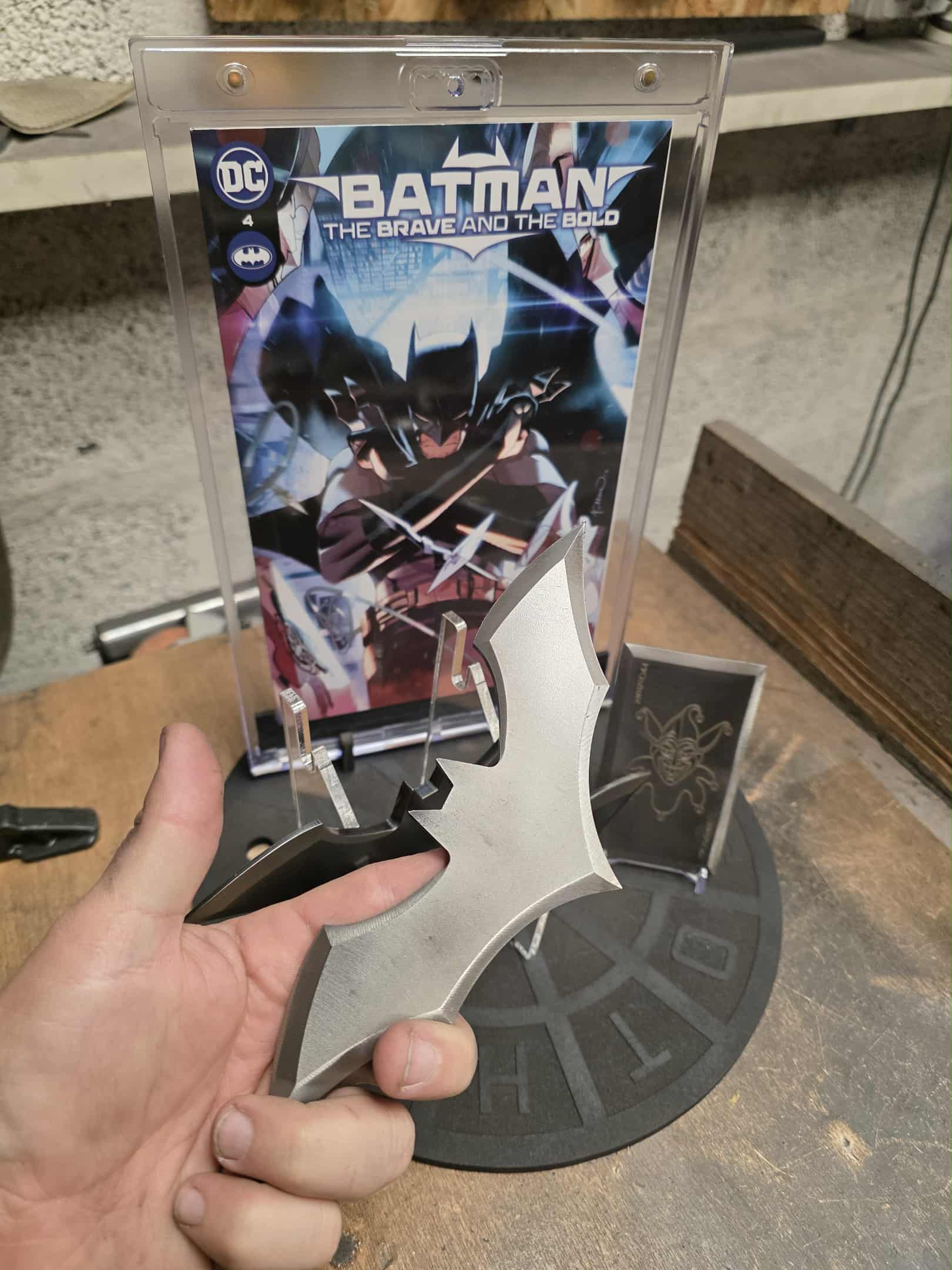 Batarangs & Carte du joker by Simone Di Meo - One shot – Image 3