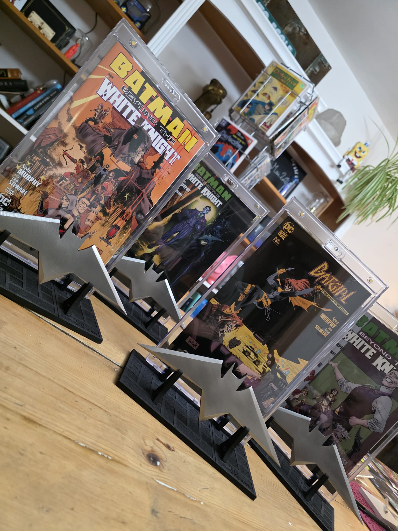 Set-up Batarang V2 + comics "White Knight" by Sean Murphy